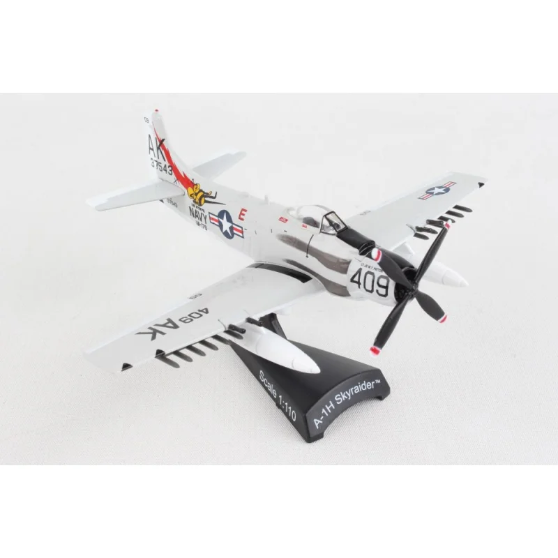 DARON 1/110 A-1H SKYRAIDER USN
