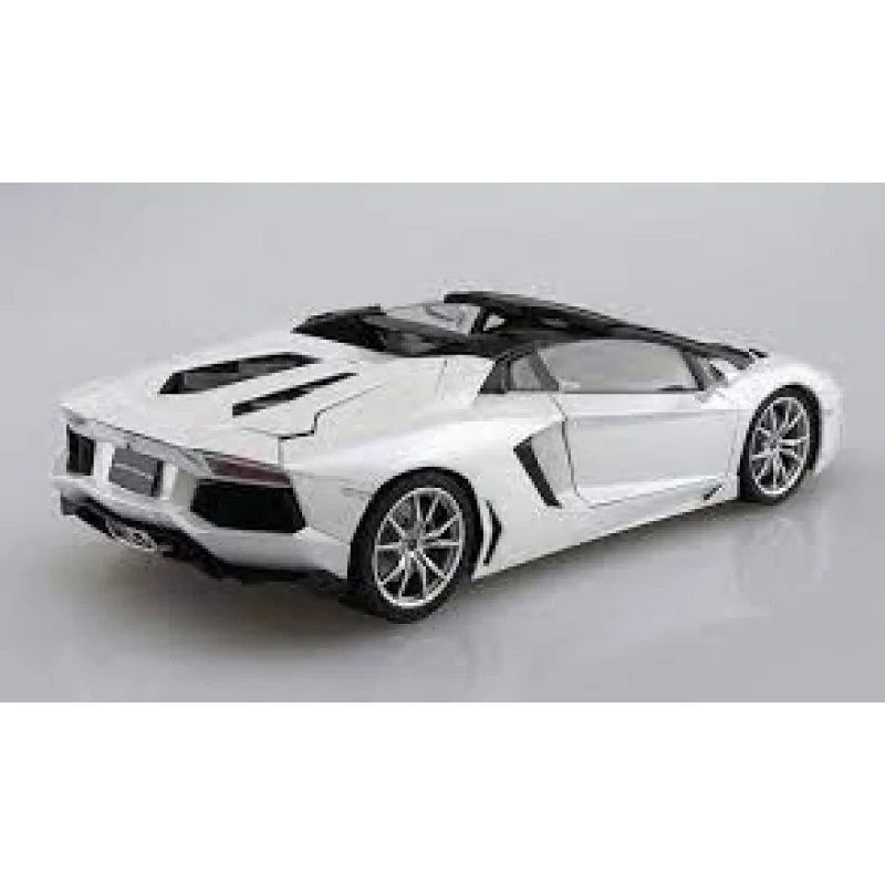 1/24 2012 Lamborghini Aventador Roadster Sports Car